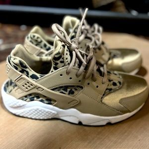 Womens size 6.5 Huarache Cheetah Print + Gold